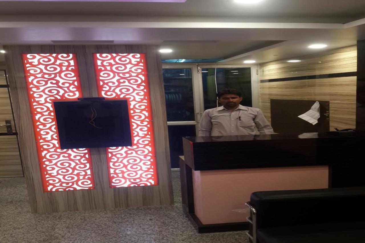 Oyo 86669 Arnav Residency Hotel Nueva Delhi Exterior foto